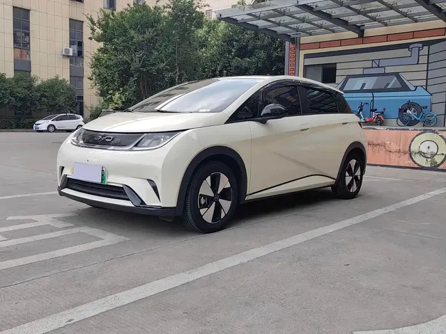 BYD Dolphin 2023 420km Fashion Edition