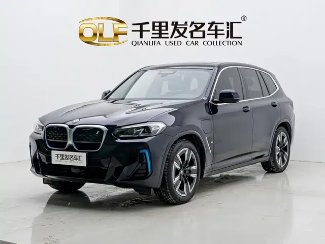 BMW iX3 2022 Leading Edition
