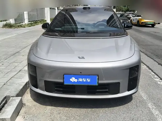 Li Auto i6 2025 4WD Base Model