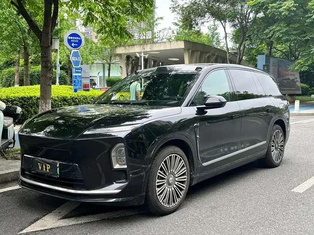 NIO ES8 2025 Model 6-Seat Executive Luxury Edition