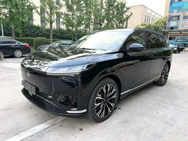 Dongfeng Yipai eπ008 2026 6-seater EREV Family Joy Edition
