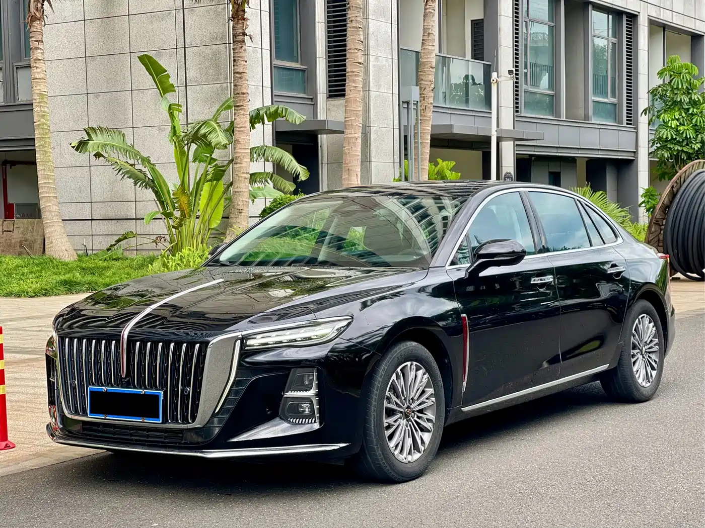 Hongqi H5 2023 2.0T Auto Smart Connect Flag Enjoy