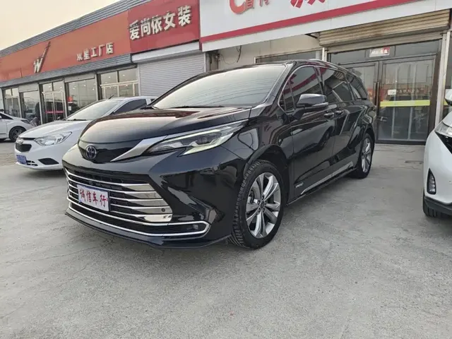 Toyota Sienna 2023 2.5L Hybrid Premium Edition