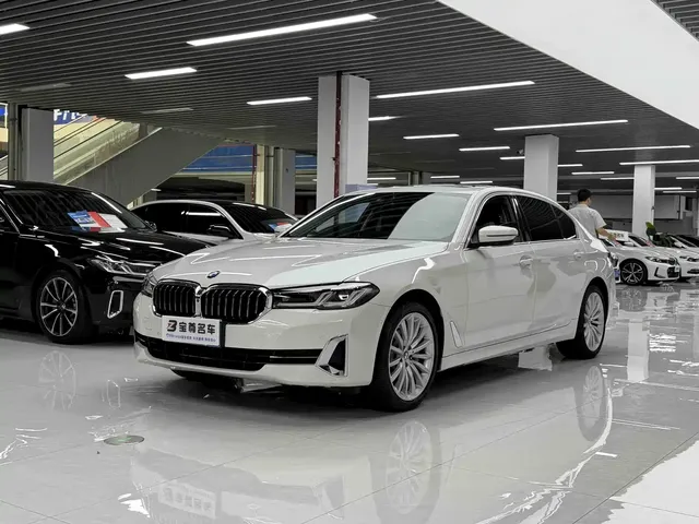 BMW 5 Series 2022 Facelift II 530Li Luxury Trim Premium Package