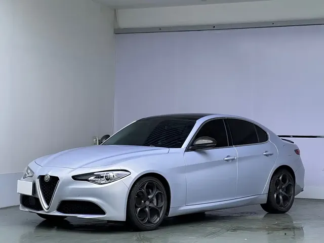 Alfa Romeo Giulia 2021 2.0T 280HP Luxury