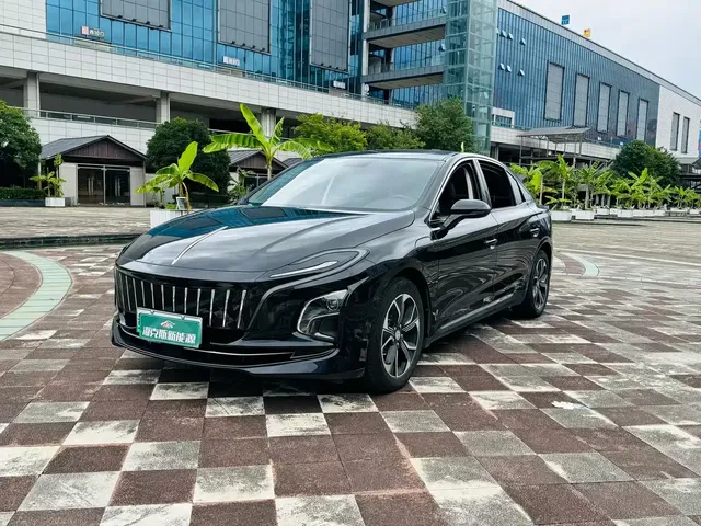 Hongqi E-QM5 2023 Facelift Basic Travel Edition