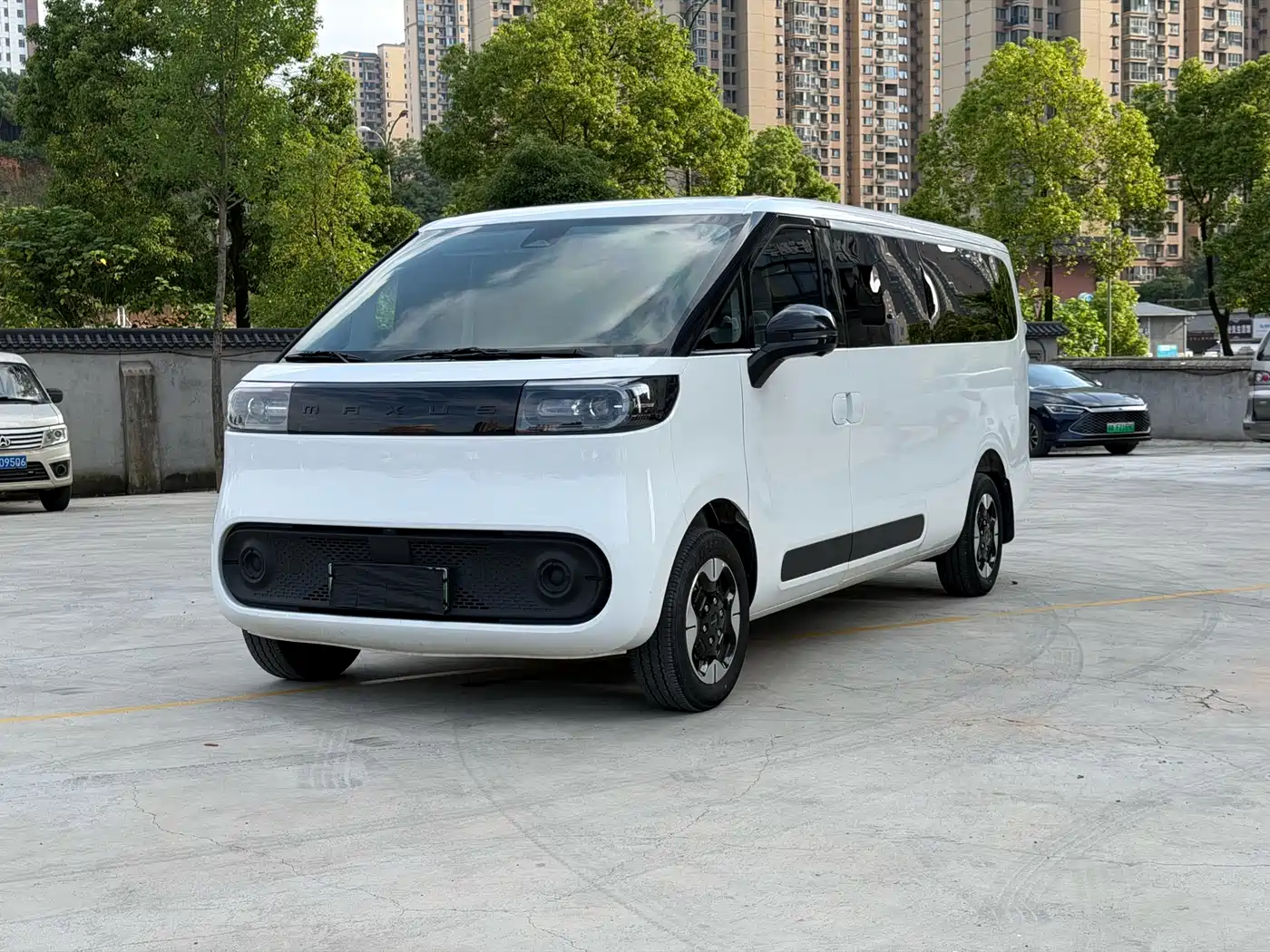 SAIC Maxus Dana M1 2025 M1 Long Wheelbase Low Roof Non-Commercial Version 64kWh 9-Seater