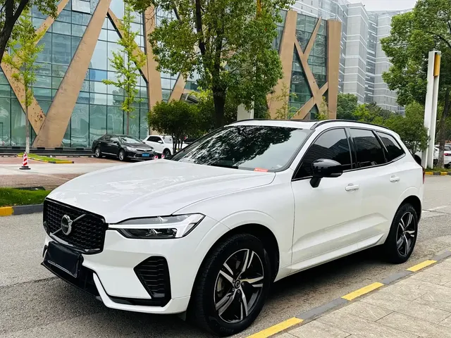 Volvo XC60 2022 B5 AWD Zhiyuan Sport Edition