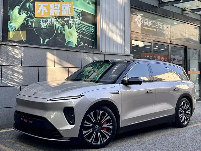NIO ES8 2024 75kWh