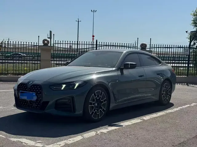 BMW 4 Series, 2026