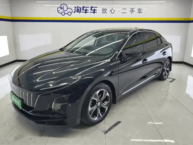 Hongqi E-QM5 2023 Facelift Basic Travel Edition