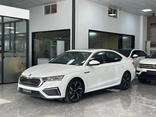 Škoda Octavia 2023 Facelift PRO TSI280 Premium Edition