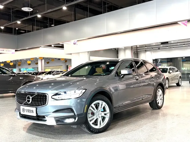 Volvo V90 2019 Cross Country T5 AWD Intelligent Distance China VI