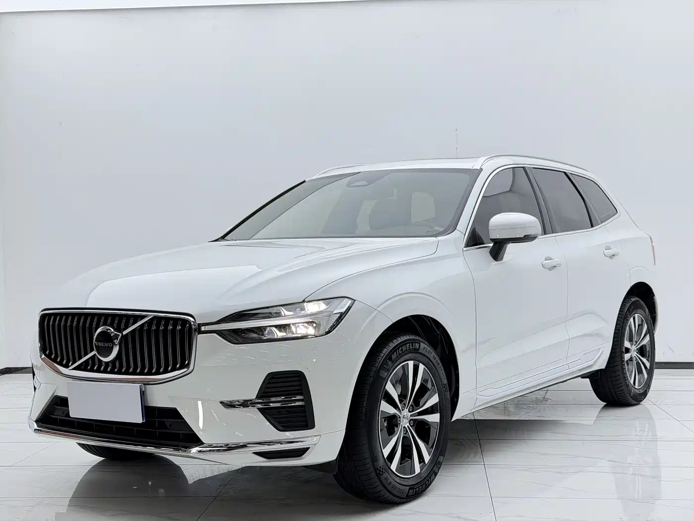 Volvo XC60 2023 B5 AWD Smart Luxury Edition