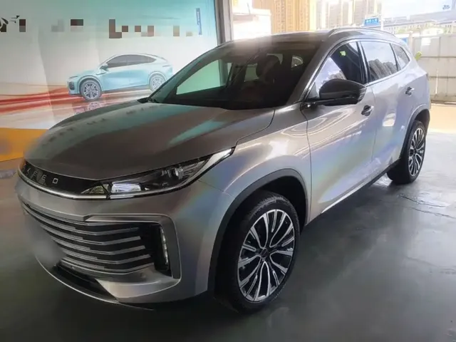 Exeed Lingyun 2024 400T 2WD International Edition