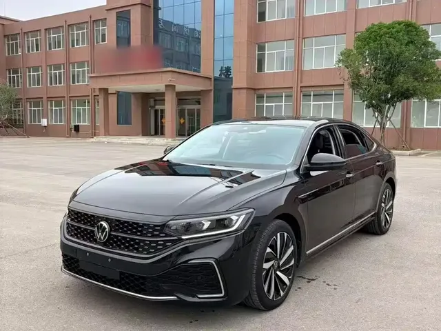 Volkswagen Passat 2022 330TSI Starlight Luxury Edition