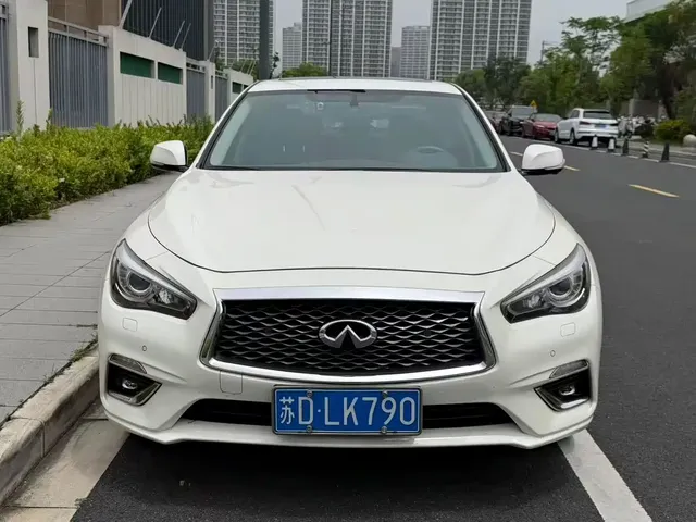 Infiniti Q50L 2018 2.0T Premium Edition China V