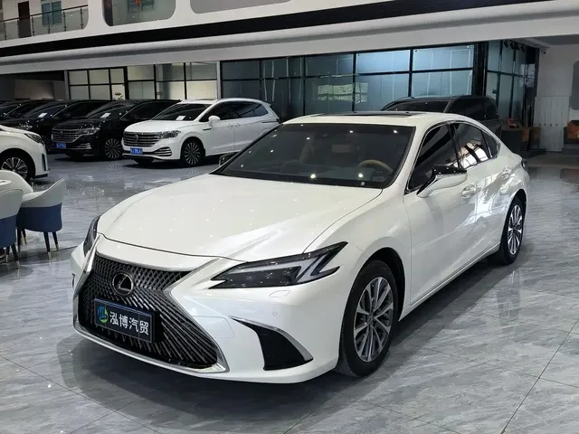 Lexus ES 2025 200 Ultimate Edition