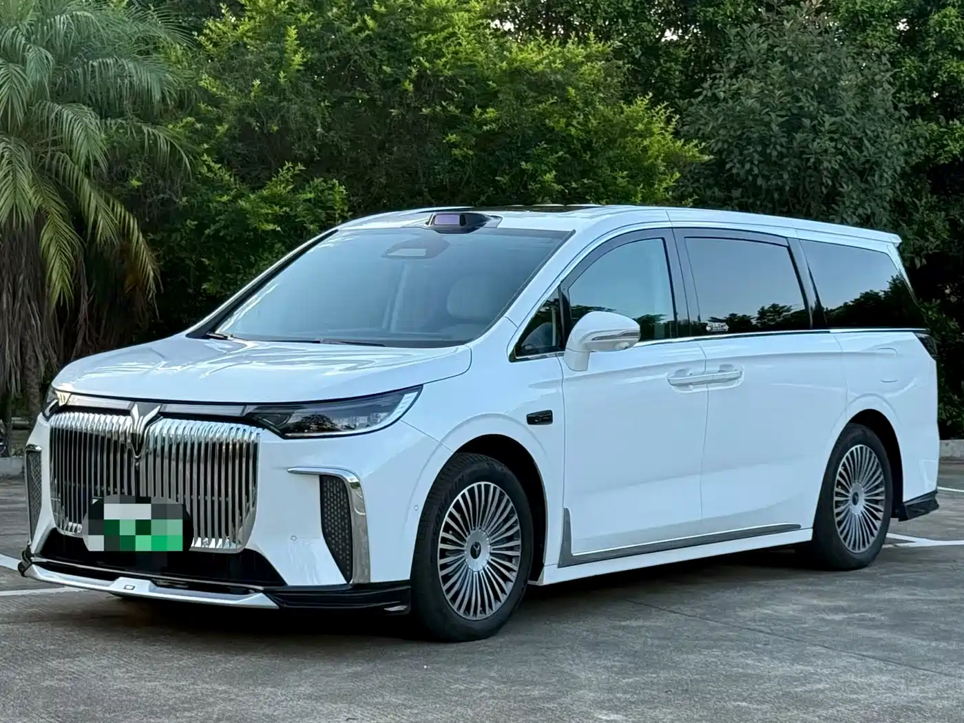 Voyah Auto Voyah Dreamer 2025 Model PHEV 4WD Premium QianKun Edition