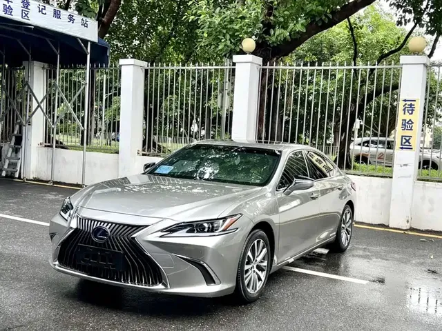 Lexus ES 2020 Model 300h Excellence Edition