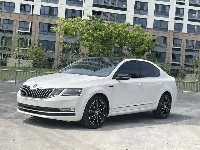 Škoda Octavia 2019 TSI280 DSG Luxury Edition