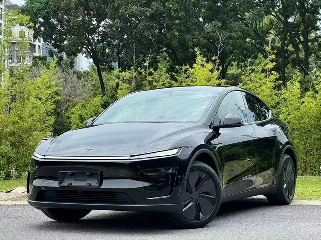 Tesla Model Y 2026 Rear-Wheel Drive