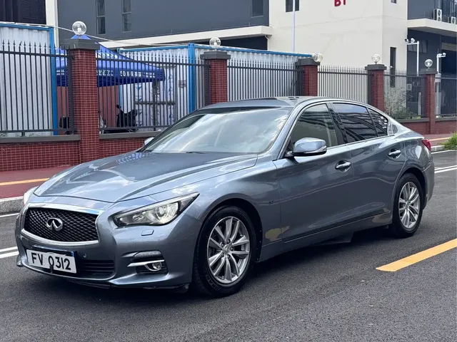 Infiniti Q50 2014 3.7L Comfort Edition