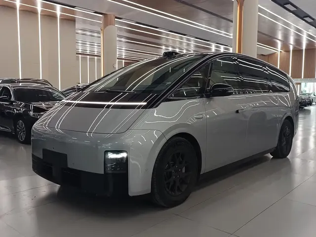Li Auto MEGA 2024 Ultra