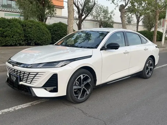 Changan Eado 2025 Model Year Facelift 1.5T 500Bar Premium Edition