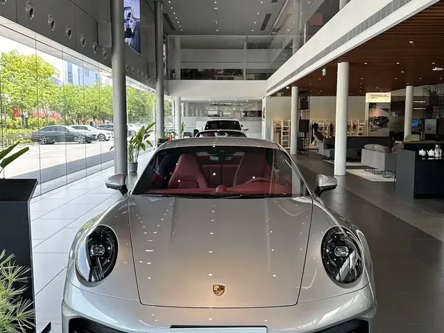 Porsche 911 2023 Carrera 3.0T