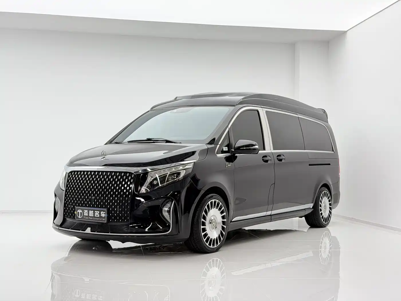 Mercedes-Benz V-Class 2018 V 260 L Premium Long Wheelbase Edition China VI