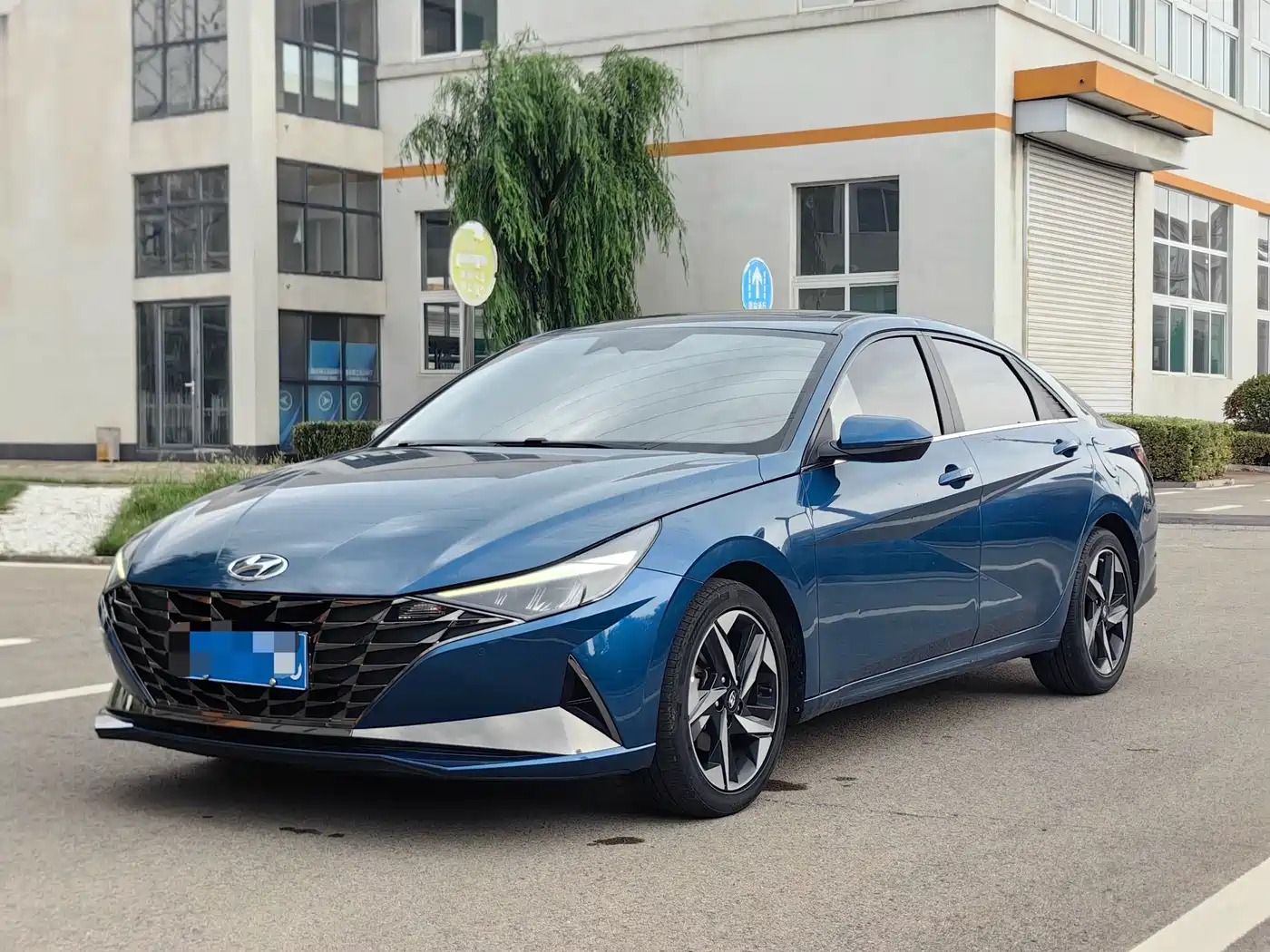 Hyundai Elantra 2021 1.5L CVT LUX Premium Edition