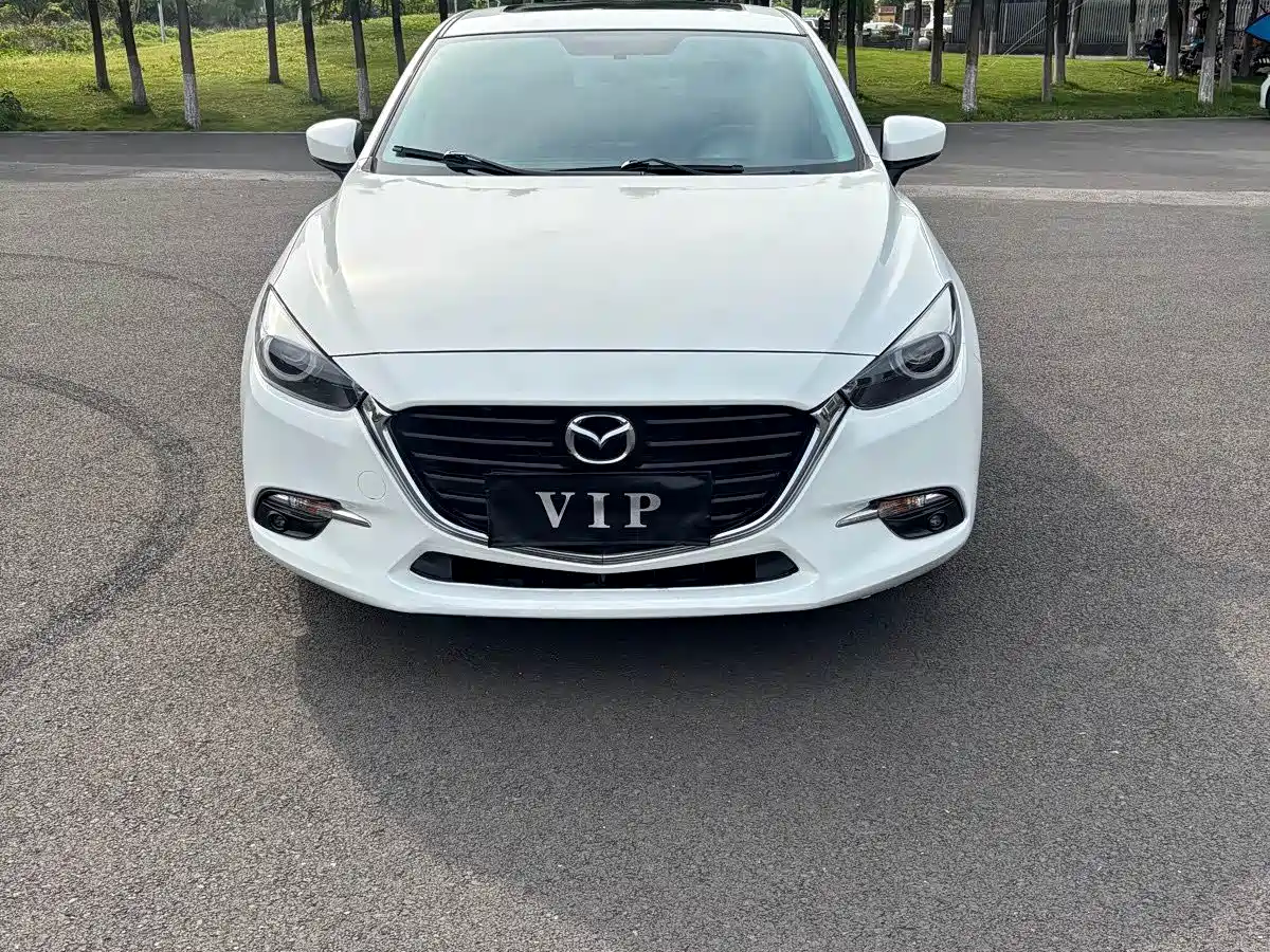 Mazda 3 Axela 2019 Cloud Control Edition Sedan 1.5L Auto Luxury China VI