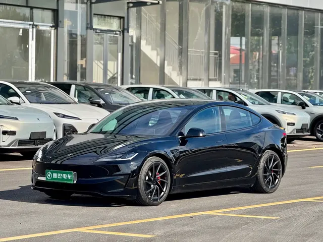 Tesla Model 3 2024 High-Performance All-Wheel Drive Edition