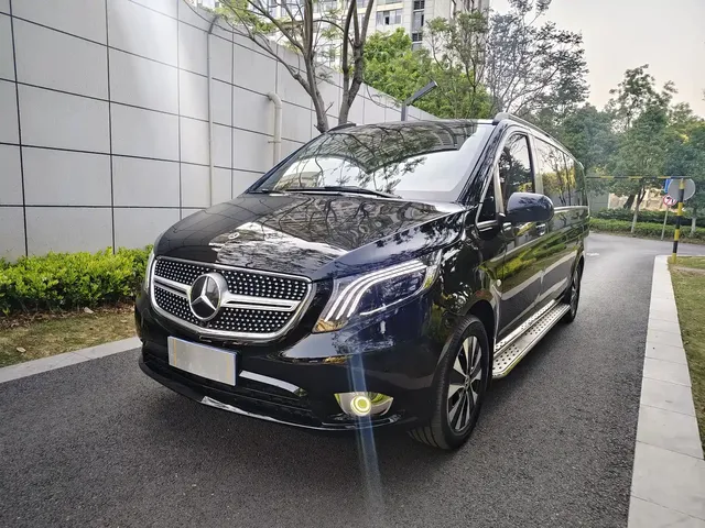 Mercedes-Benz Vito 2023 2.0T Business 7-Seater