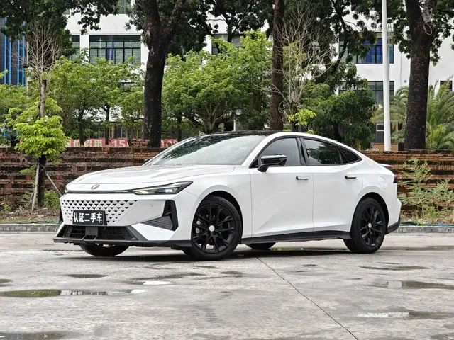 Changan UNI-V 2024 1.5T Deluxe