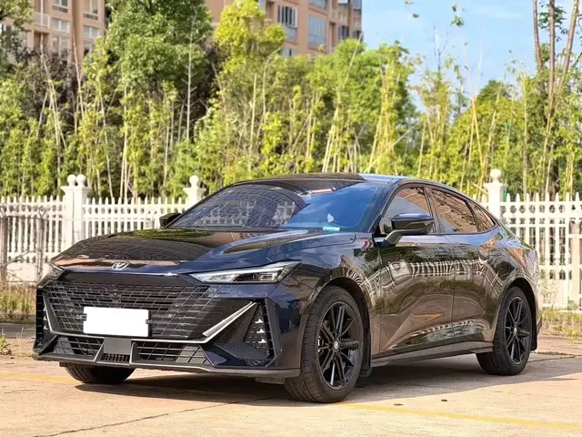 Changan UNI-V 2023 1.5T Luxury Edition