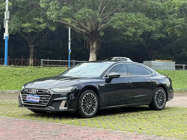 Audi A7L 2022 45 TFSI S-line Youth Dream Edition