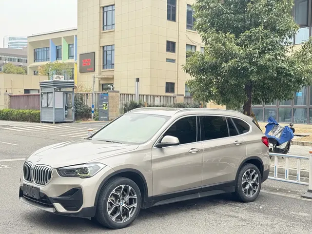 BMW X1 2021 sDrive25Li Leading