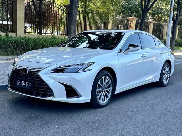 Lexus ES 2025 200 Ultimate Edition