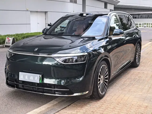 AITO Wenjie AITO M8 2025 Extended Range Ultra 53.4kWh 6-Seater