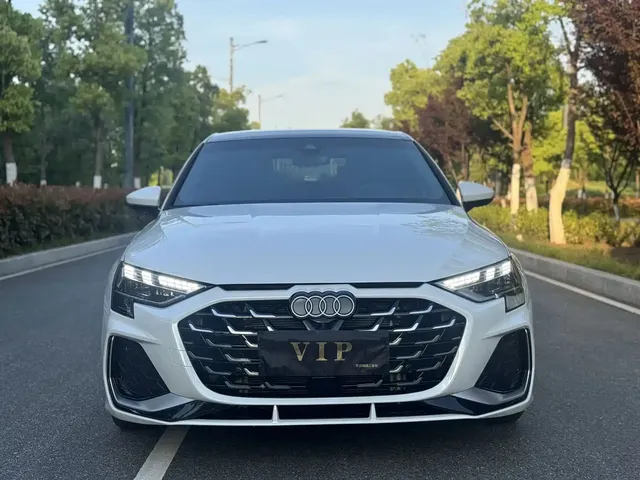 Audi A3 2025 A3L Limousine 35TFSI Flying Spur Premium + Luxury Selection Package
