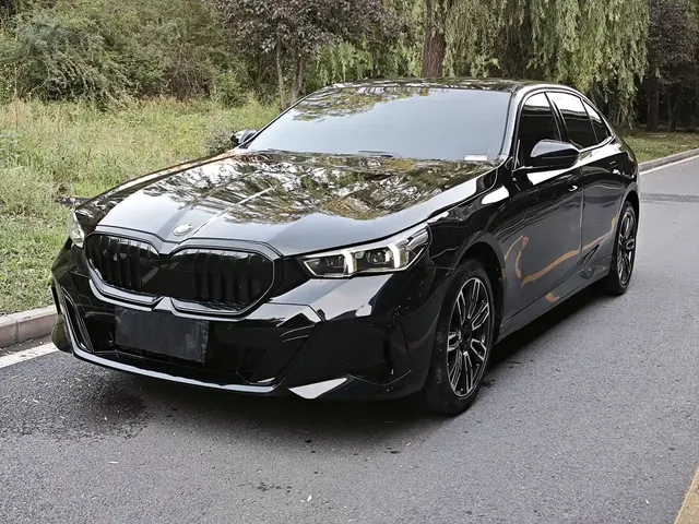 BMW 5 Series 2026 525Li M Sport Package