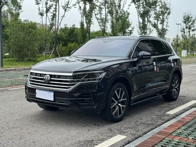 Volkswagen Touareg 2021 3.0TSI R-Line Classic Sport Package