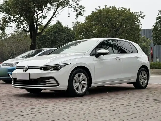 Volkswagen Golf 2021 200TSI DSG