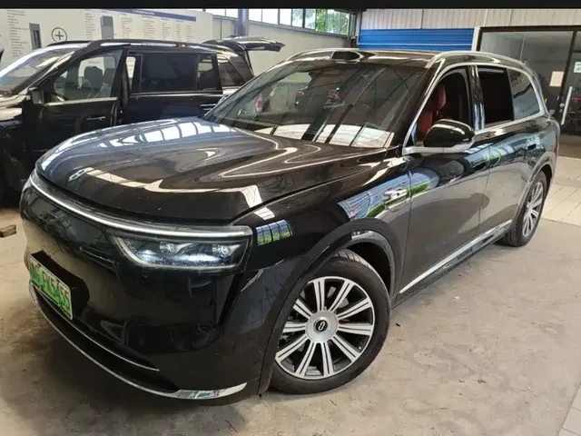 AITO Wenjie AITO M8 2025 Range Extender Max+ Edition 53.4kWh 5-seater