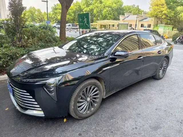 Buick LaCrosse 2025 Model 28T Platinum Edition