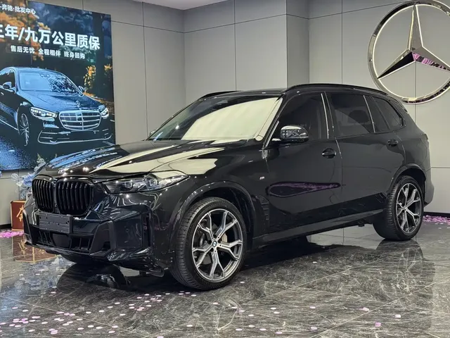 BMW X5 2023 xDrive 30Li Premium M Sport Black Night Package