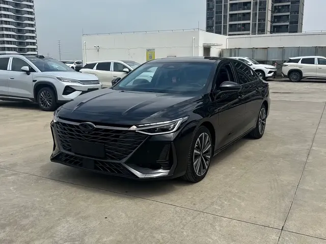 Chery Arrizo 8 2025 Model 2.0T Automatic Royal+