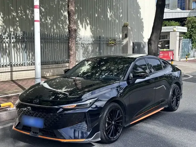 Changan UNI-V 2024 1.5T Deluxe Sport